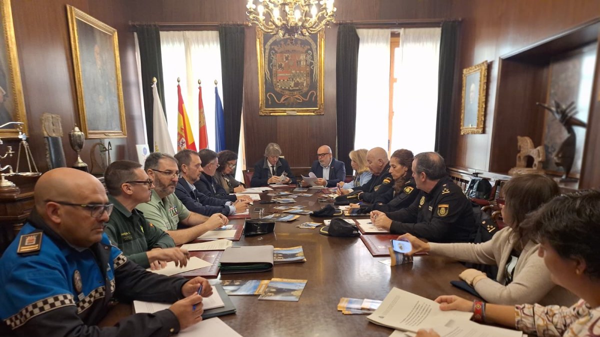 Reunión de coordinación para la seguridad de distintos eventos y fiestas en Soria.