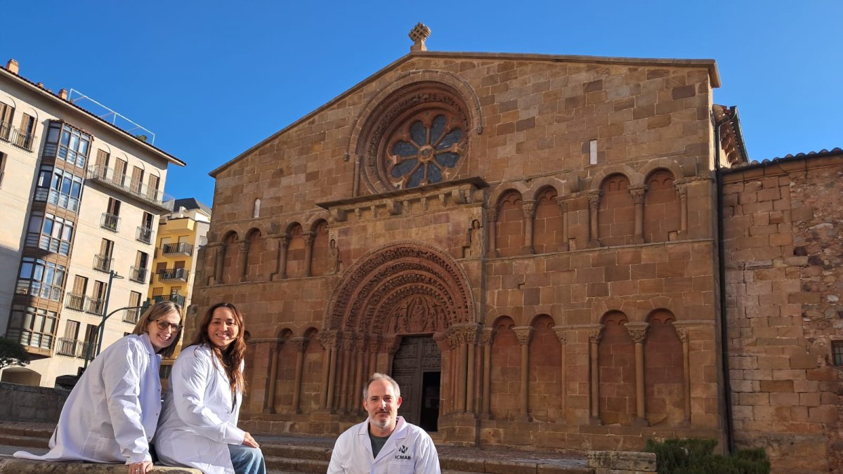 Los investigadores Judith Oró, Stefanía Sandoval y Daniel Martín en Santo Domingo.