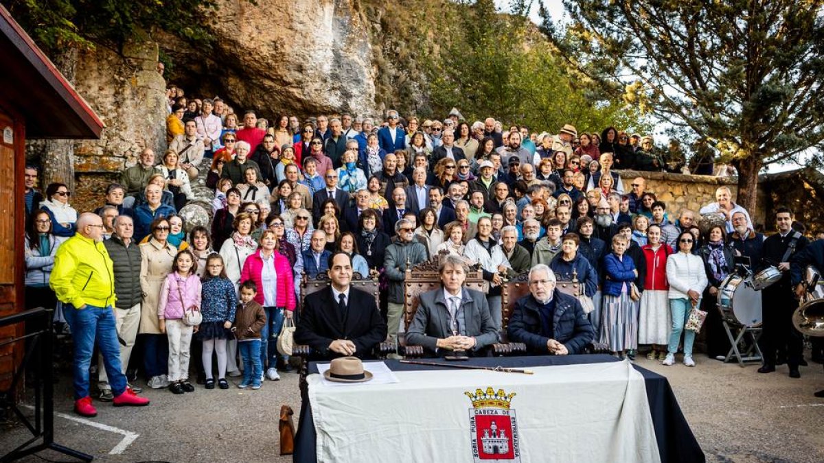 El acto se produjo tras la misa en la ermita