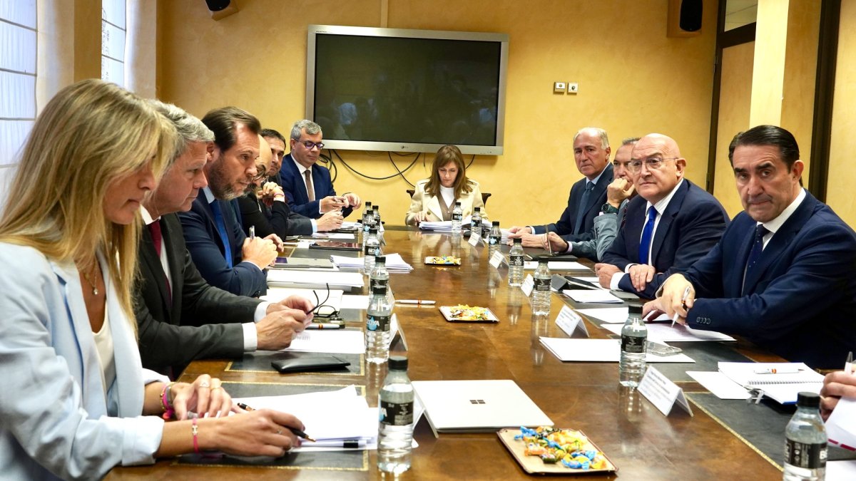 Reunión de la Comisión de seguimiento de la Sociedad Valladolid Alta Velocidad.