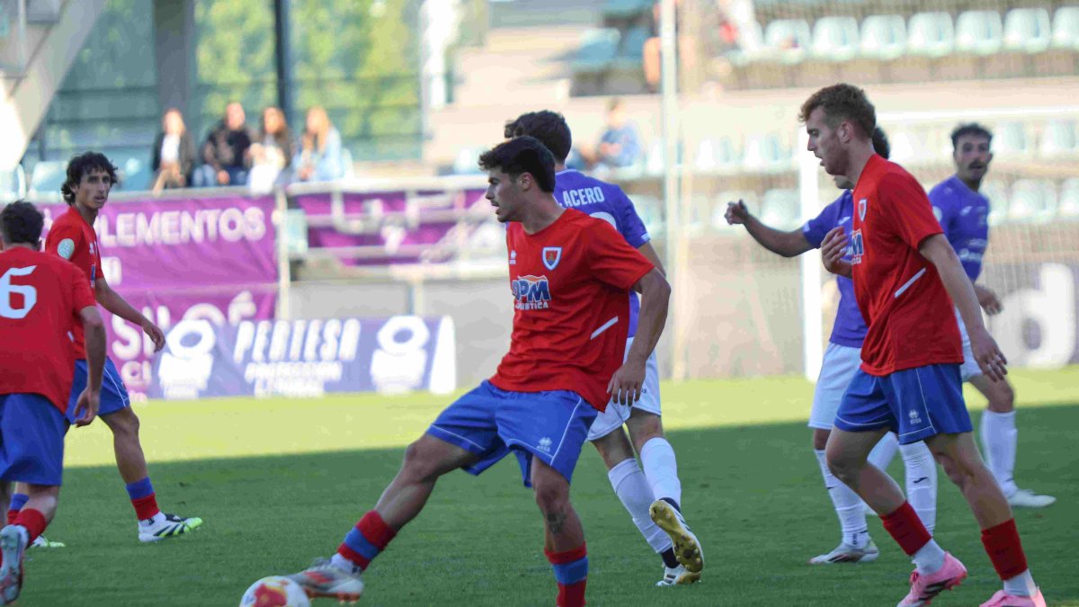 El Numancia B aguantó el empuje del Mansillés en la última media hora del partido.