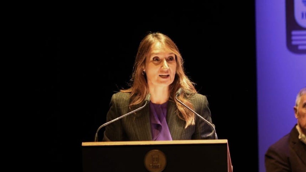 La consejera Rocío Lucas durante su intervención.