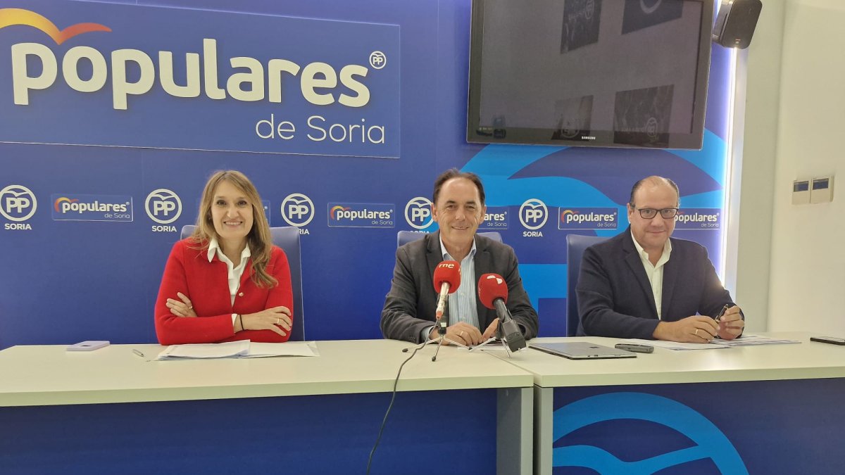 Rocío Lucas, Benito Serrano y Pedro Antonio Heras.