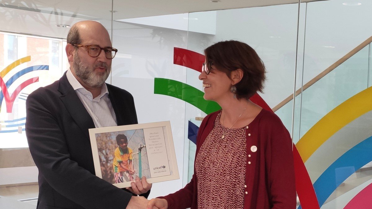 La Fundación Pedro Navalpotro colabora con Unicef para mejorar el abastecimiento y la salud en Burkina Fasso.