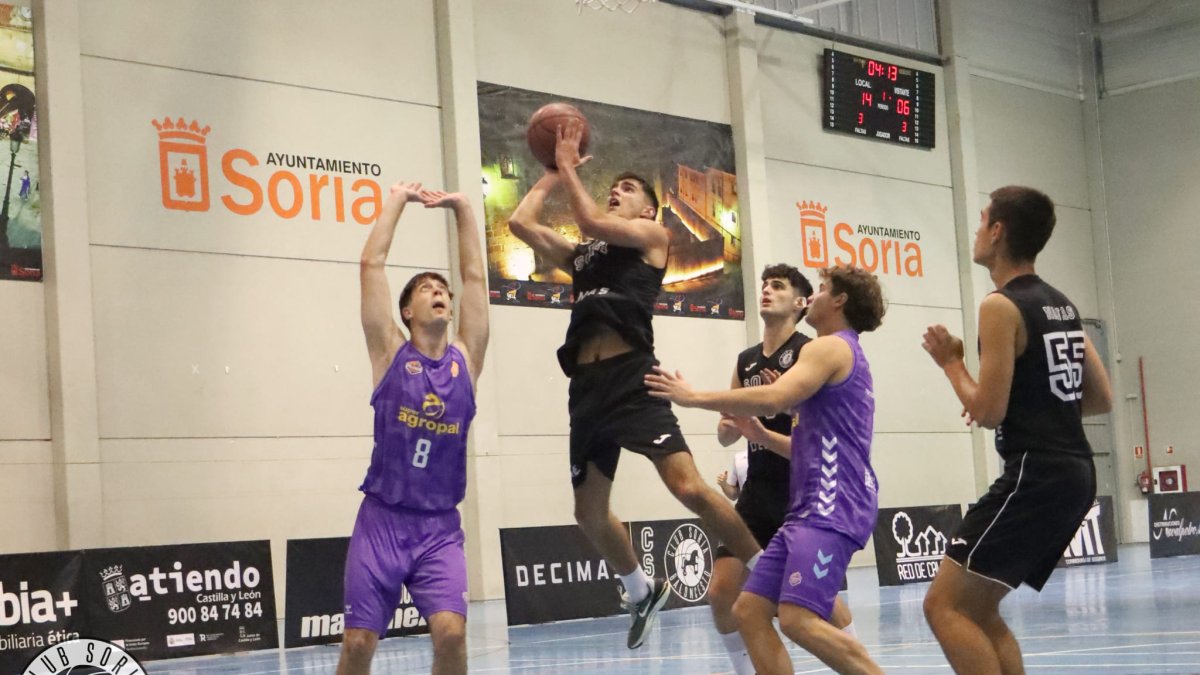 Imagen del partido del CSB Décimas ante los palentinos.