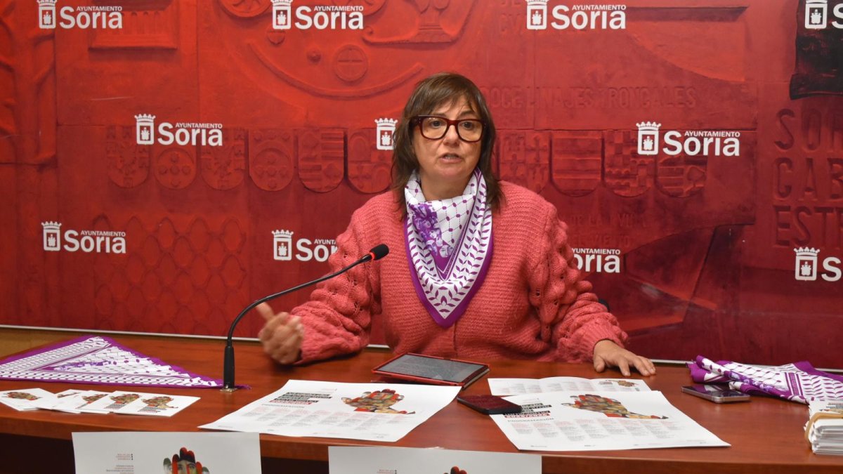 La concejala de Igualdad, Gloria Gonzalo, presenta las actividades del Ciclo Feminista.