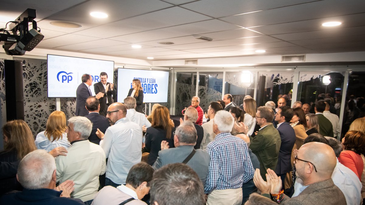 El presidente de la Junta de Castilla y León y del PP autonómico clausuró la junta directiva de los populares sorianos.