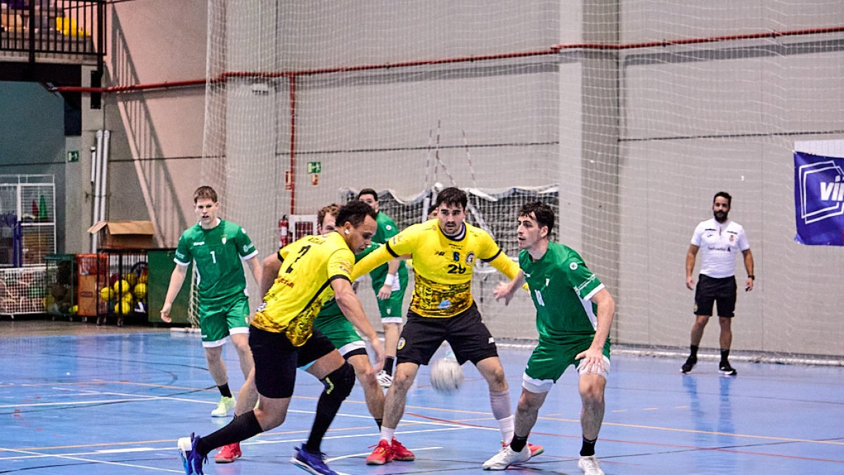 Derrota dolorosa para un Balonmano Soria que no supo gestionar los últimos minitos