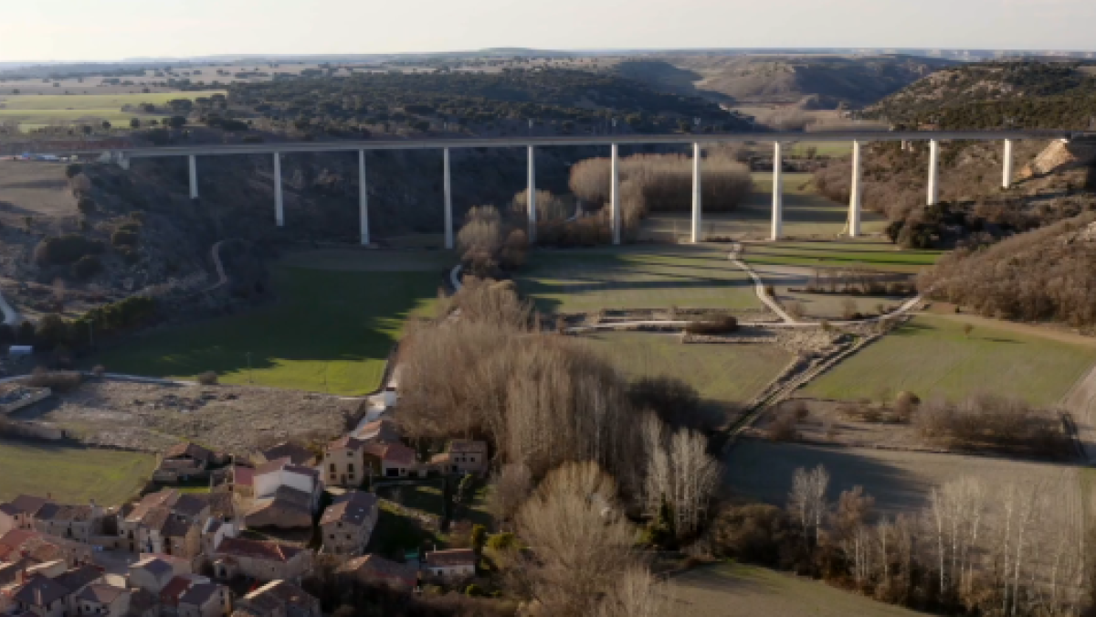Viaducto de Río Blanco de la LAV Madrid-Barcelona.