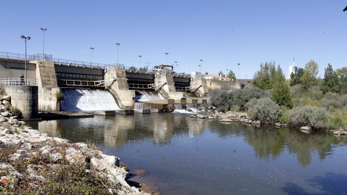 Presa del azud de Buitrago.
