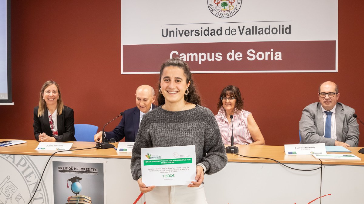 Edurne Izcue gana la Cátedra Fin de Grado de la Caja Rural de Soria.