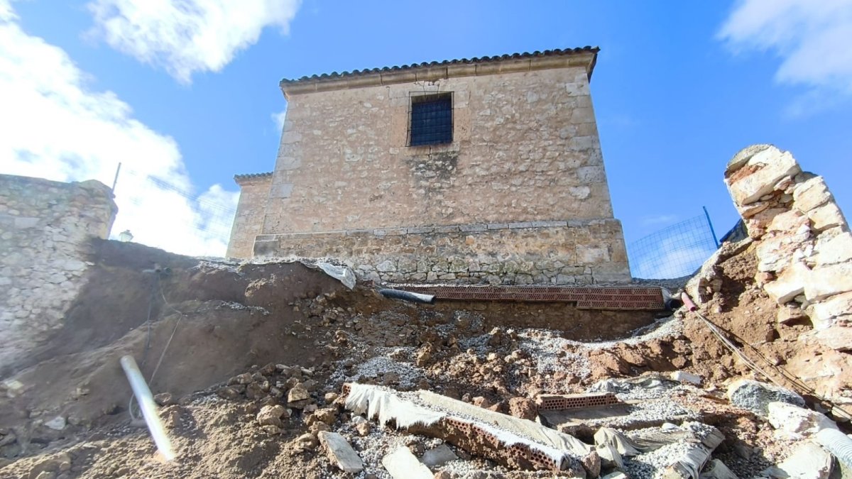 Estado de la iglesia de Villasayas tras el derrumbe.