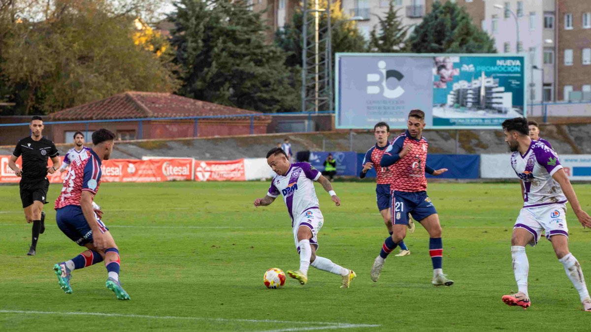 El Numancia empataba en Ávila en el último desplazamiento.
