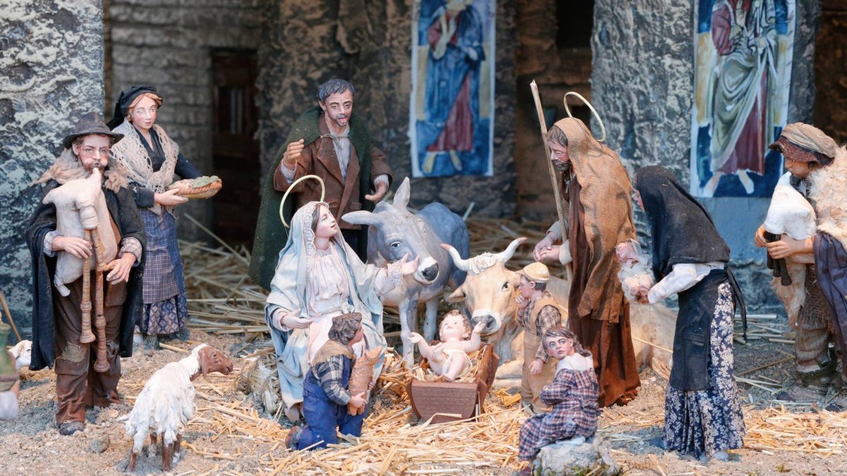 Figuras artesanales, ambientación rural y mucho detalle convierten a cada belén en una muestra del esfuerzo colectivo de los vecinos