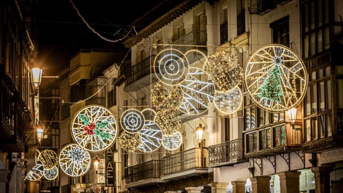 La prueba de luces llamó la atención de todo el que paseaba por las principales de Soria