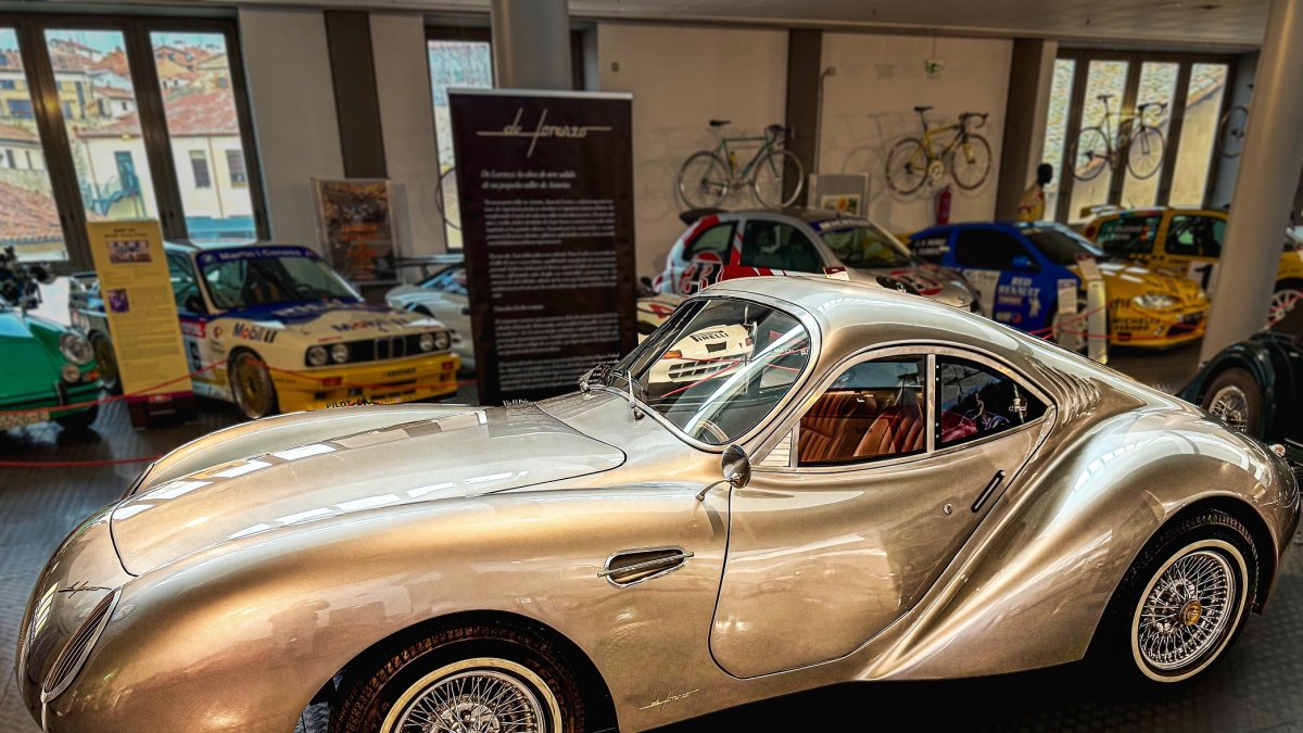 El vehículo 'De Lorenzo', en el Museo de la Historia de la Automoción de Salamanca.
