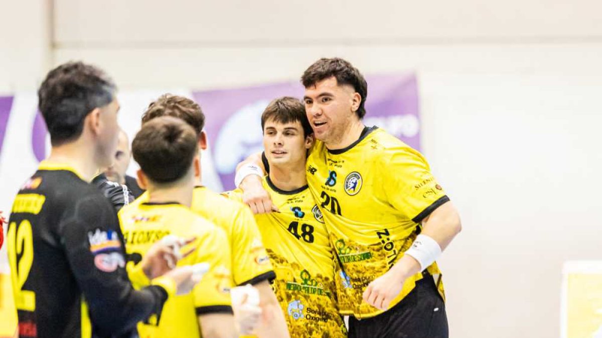 Alegría del Balonmano Soria por su victoria ante el colista Alcobendas