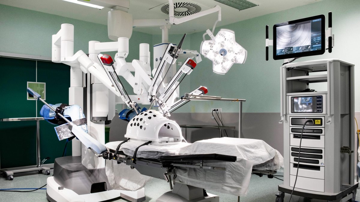 Robot Da Vinci utilizado en el Hospital Santa Bárbara de Soria.