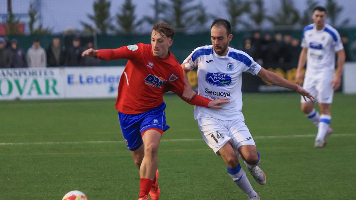 Imagen del encuentro de ida del duelo provincial entre Numancia B y S.D. Almazán.