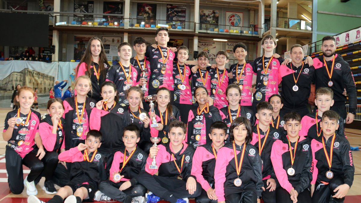 El Sporting Santo Domingo ganó tres medallas en la edición de la Copa de España de 2023.