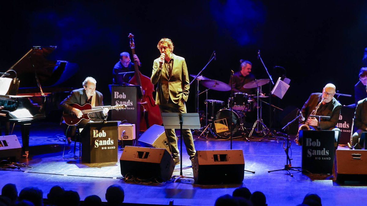 La Audiencia vibra con el jazz navideño.