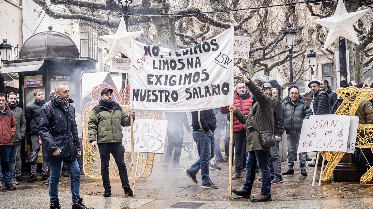 Los empleados de la firma viven una situación crítica