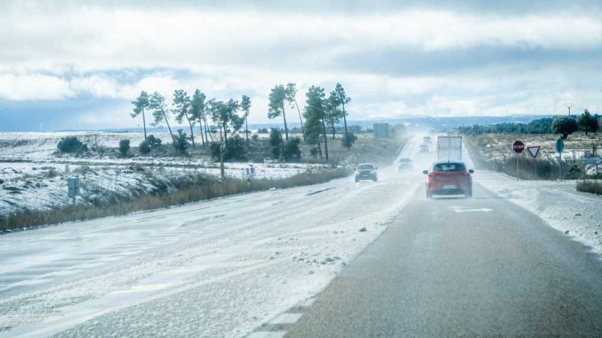Nieve en una carretera de Soria en un episodio reciente.