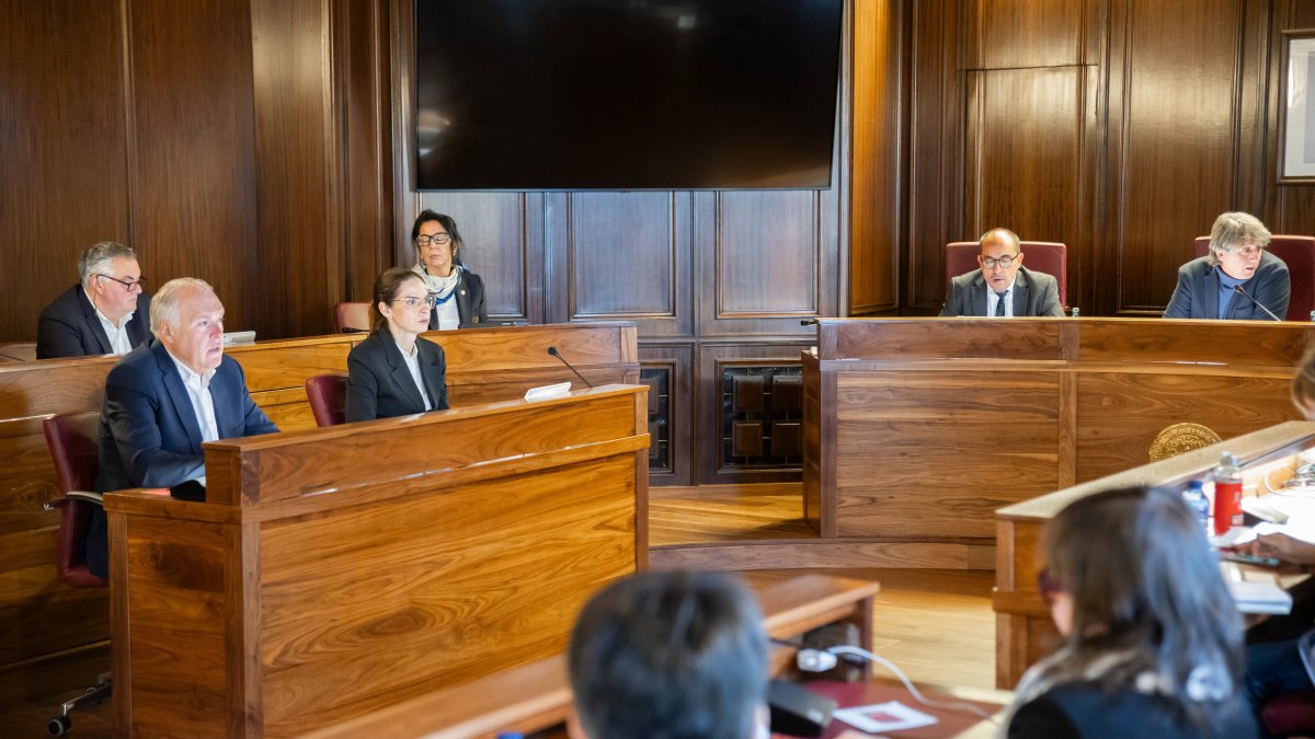 El pleno extraordinario aprobó los presupuestos de 74 millones para el Ayuntamiento.