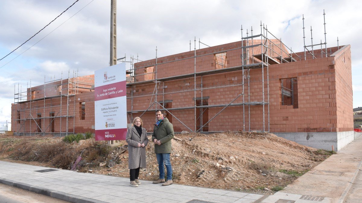 Yolanda de Gregorio y Enrique Rubio visitan las obras en Berlanga de Duero.