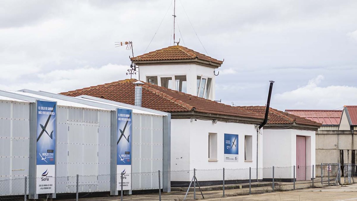 Instalaciones del aeródromo de Soria.