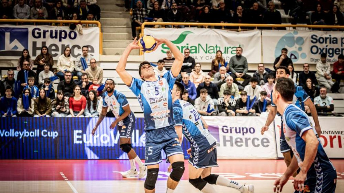 El Grupo Herce gana el Clásico a Unicaja y ya piensa en la Copa CEV.