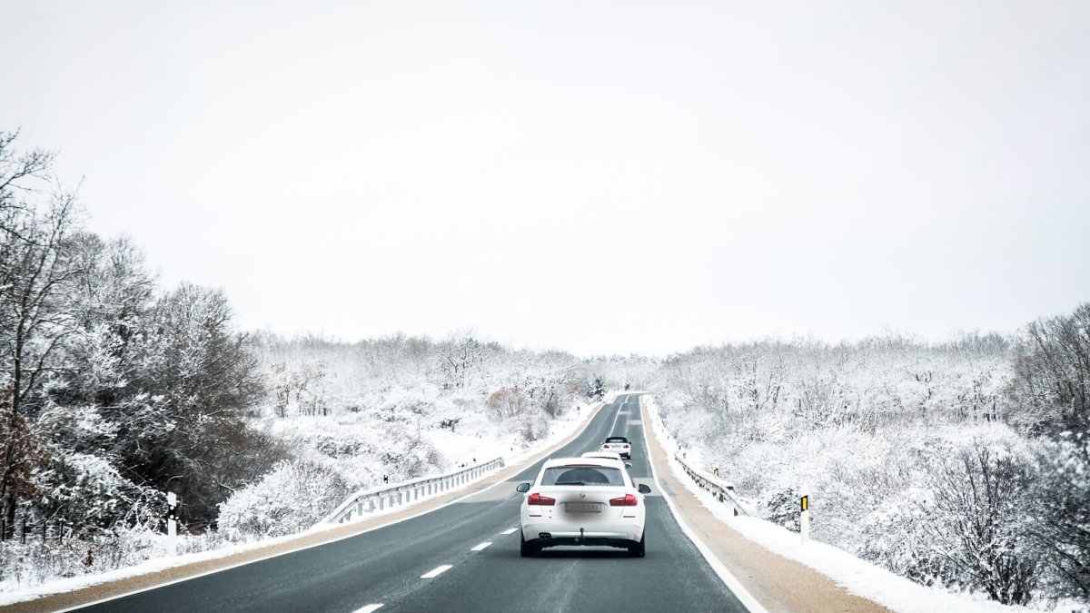 Carretera limpia de nieve este sábado.