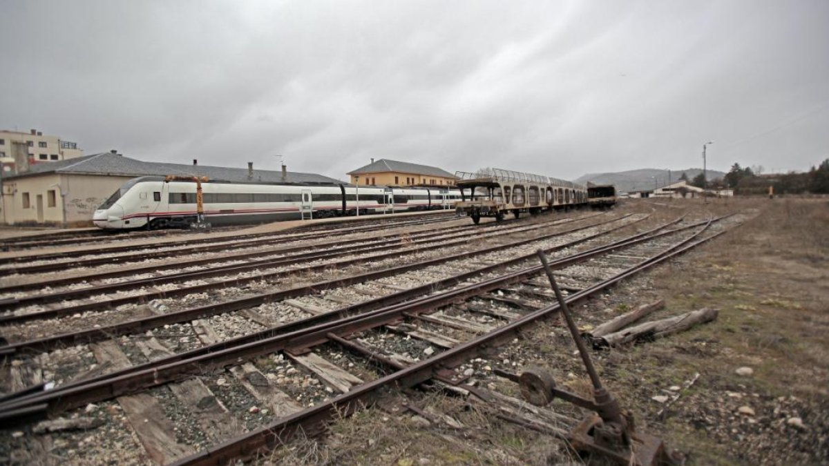 Vías de tren en la provincia de Soria.