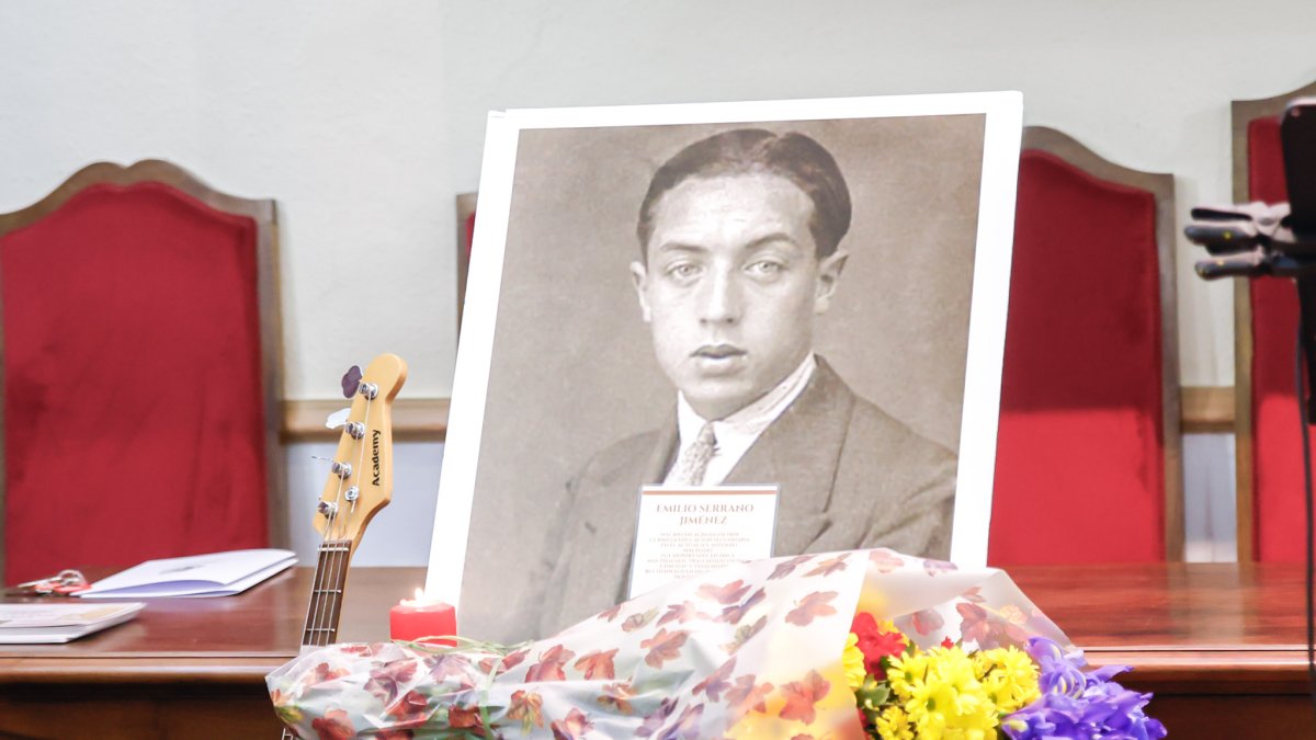 Acto por el Día del Holocausto con los IES Machado, Castilla y Recuerdo y Dignidad.