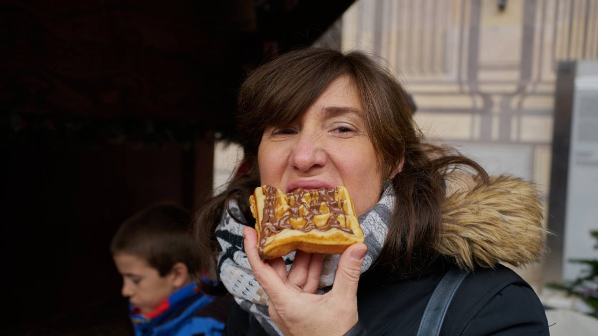 El frío estimula el apetito y aumenta el deseo de alimentos energéticos como dulces, panes y comidas reconfortantes.