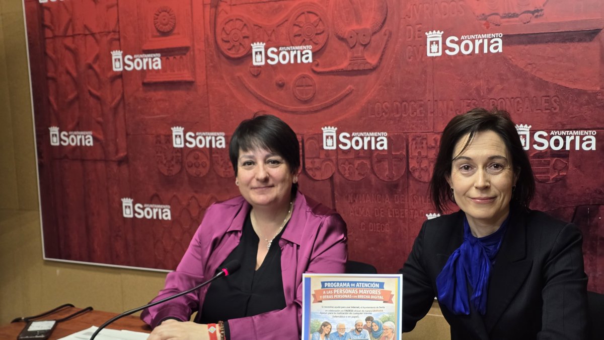 Ana Romero y Natalia Briongos.