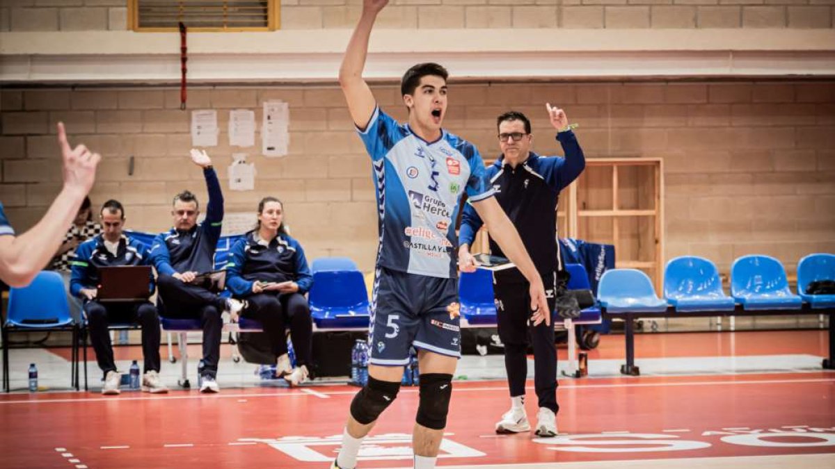 El soriano Lucas Lorente podría renovar en breve con el equipo soriano