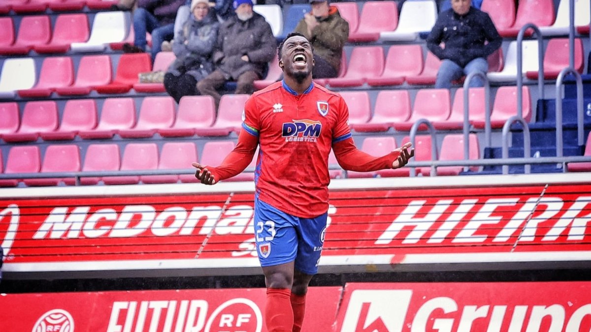 Jannick se lamente tras una ocasión perdida.