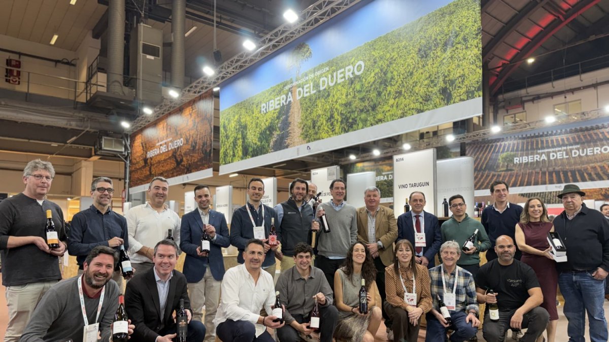 Representantes de las bodegas sorianas en la Barcelona Wine Week dentro de la promoción de la Diputación.