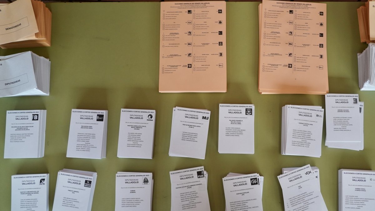Papeletas de las elecciones a las Cortes Generales.