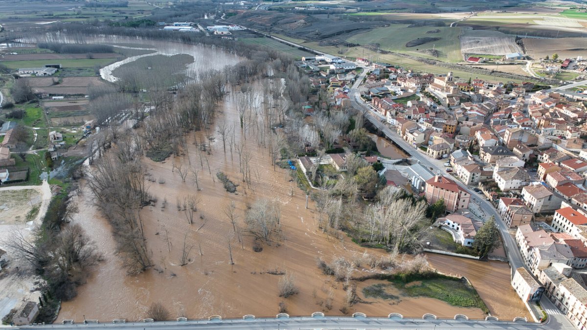 Imágenes aéreas de la crecida del Duero en Soria.