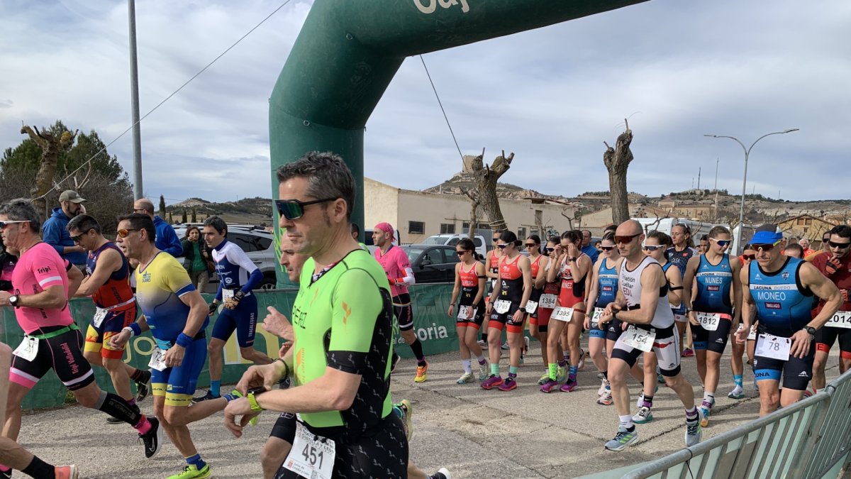 Imagen de la salida del Duatlón de Langa de Duero de la pasada edición.