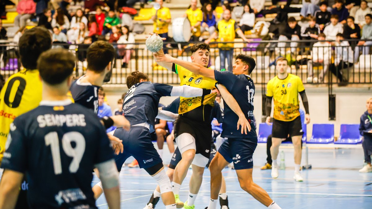 El Balonmano Soria lograba una victoria vital ante Benidorm en su lucha por la permanencia.