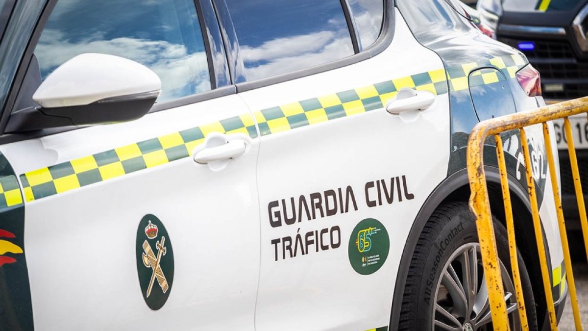Vehículo de la Guardia Civil de Tráfico.