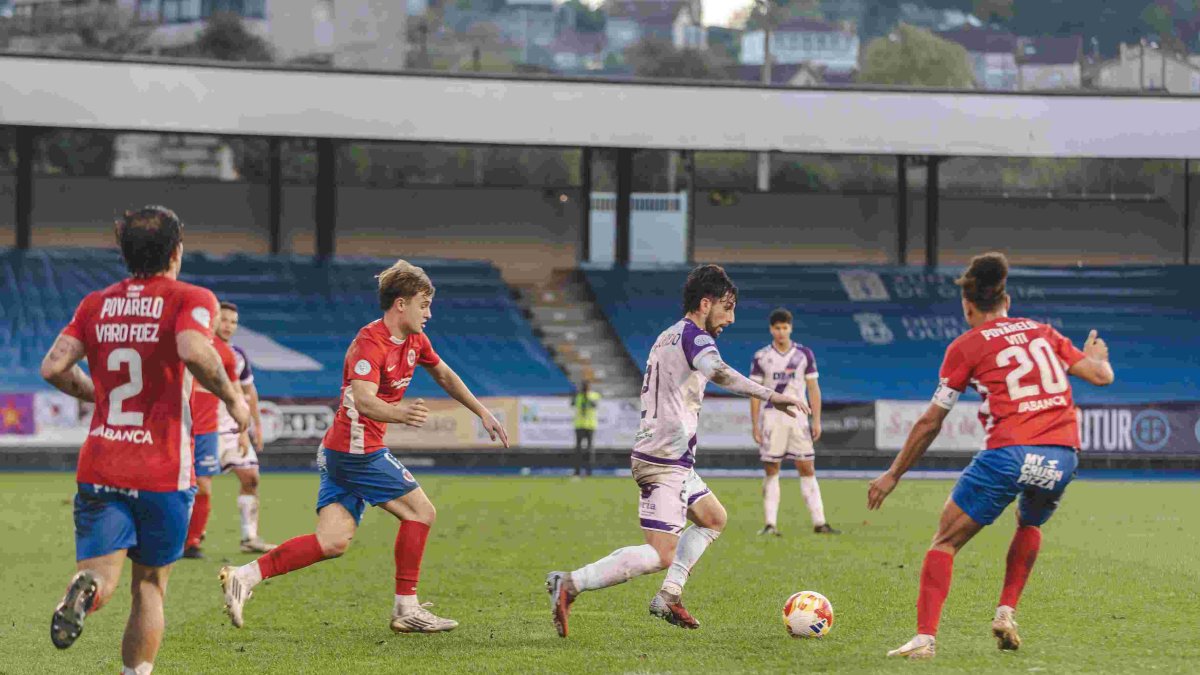 Imagen del partido de la primera vuelta entre Ourense y Numancia con triunfo soriano por 0-3.