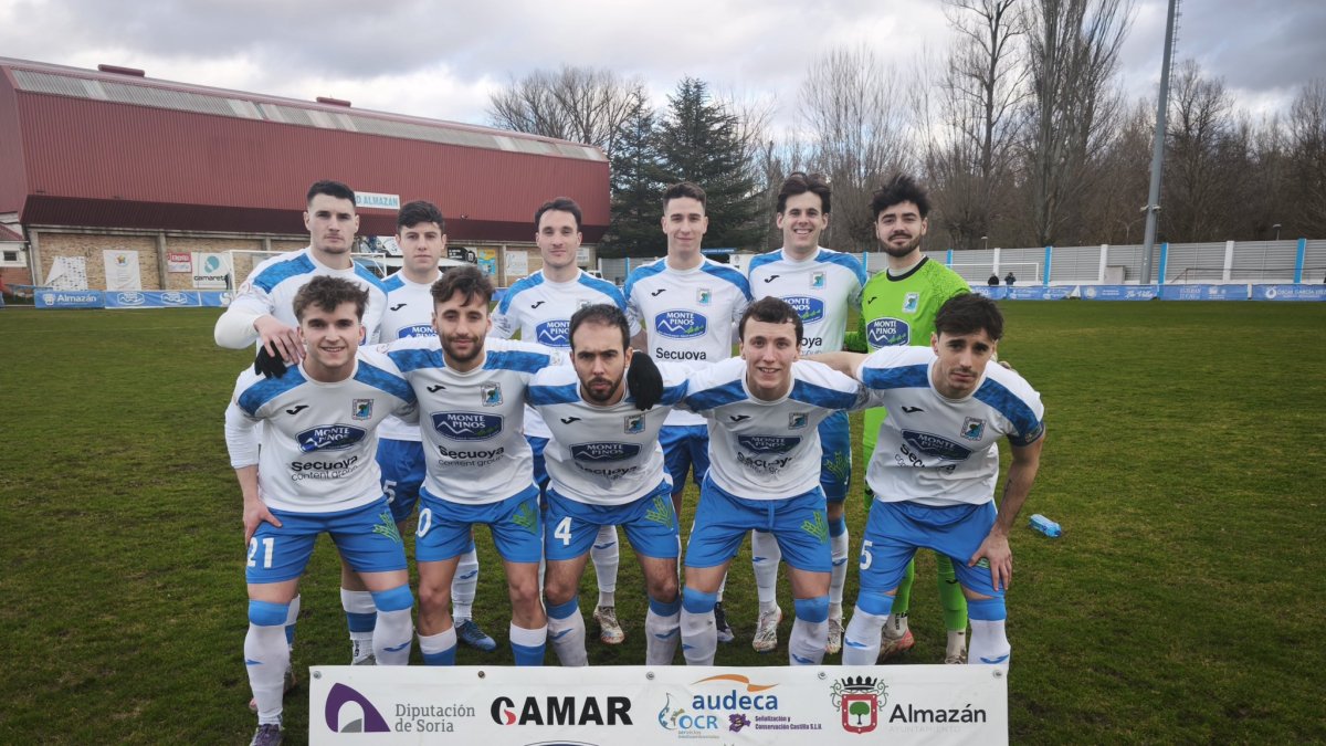 Once del Almazán que ha empatado ante el Mirándes B.