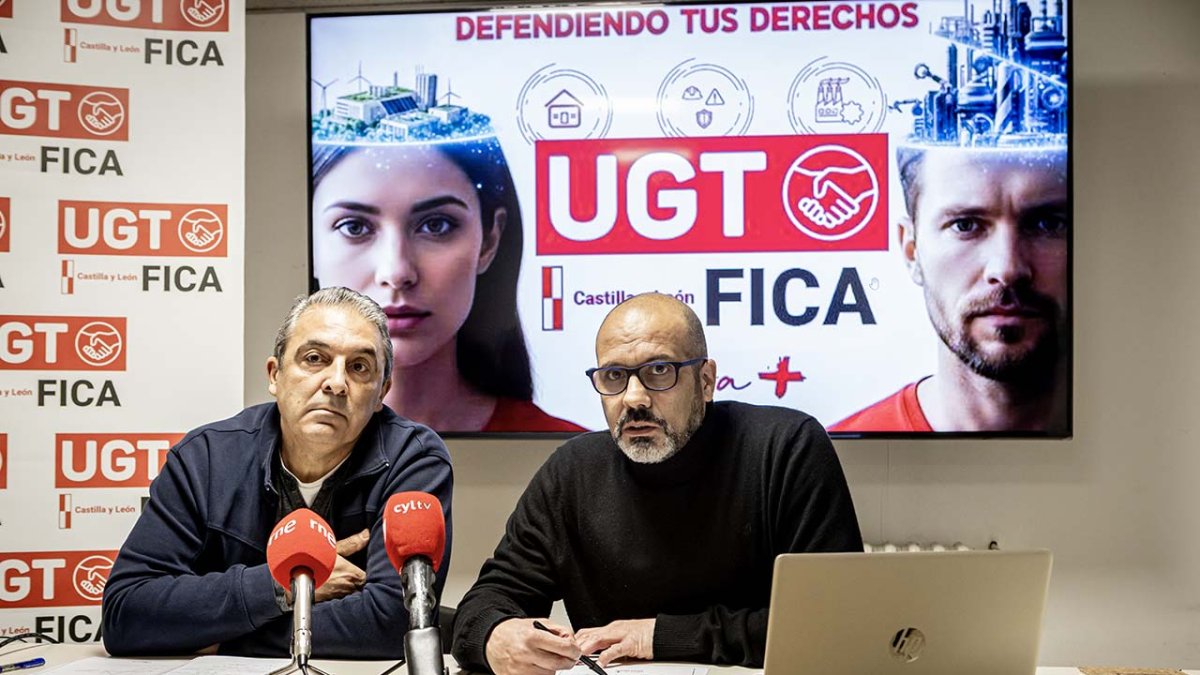 Pablo Soria y Gorka López, en la sede de UGT Soria.