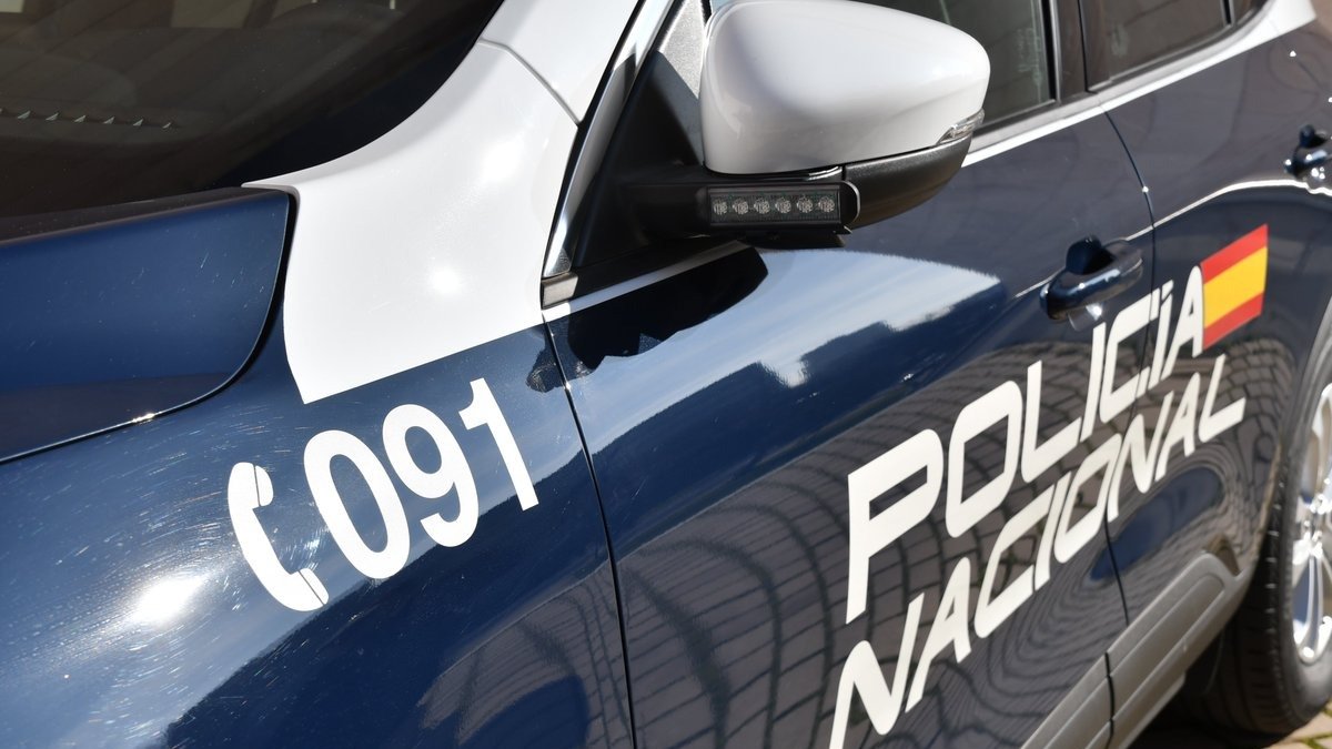 Un vehículo de la Policía Nacional en Soria.