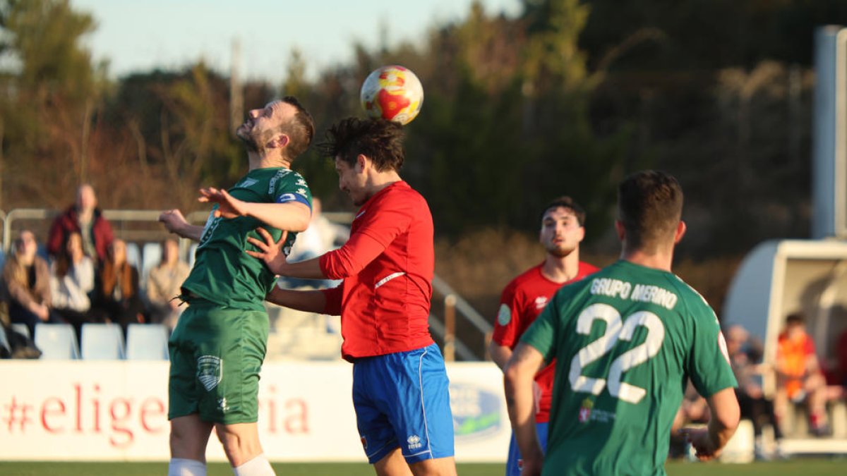 Un jugador del Numancia B durante un encuentro en la Ciudad Deportiva.
