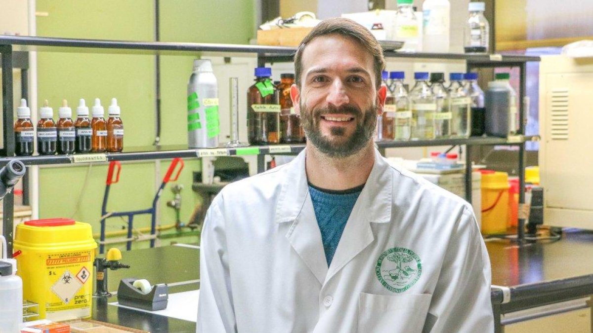 Raúl Pérez Caballero, el investigador de la ULE que se centra en las parasitosis alimentarias más frecuentes.